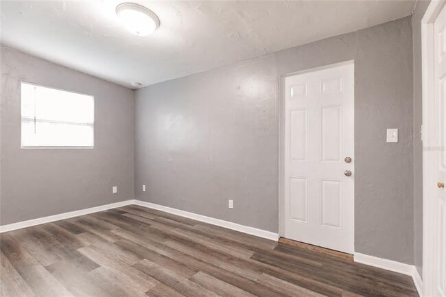 Building Photo - 3900 Locust Ave