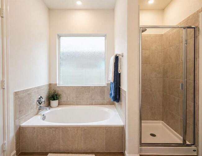Building Photo - 108 Blue Blaze Trl