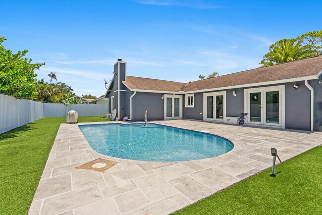 Building Photo - 112 Parkwood Dr