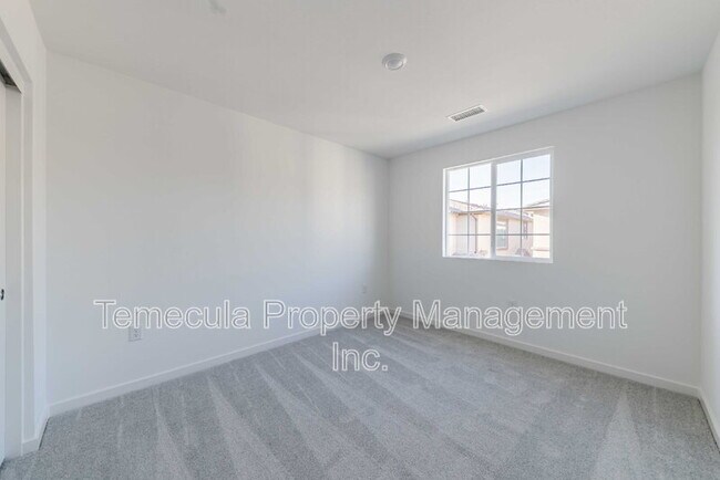 Building Photo - 29243 Victoria Bch Blvd