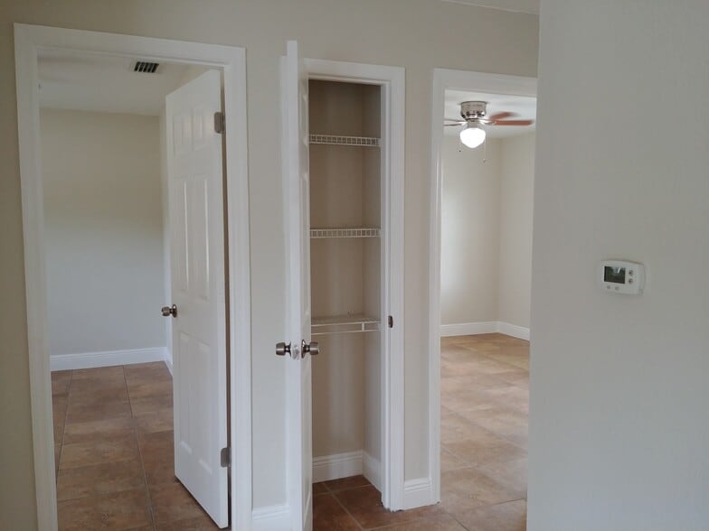 Hall Closet - 4460 County Road 472