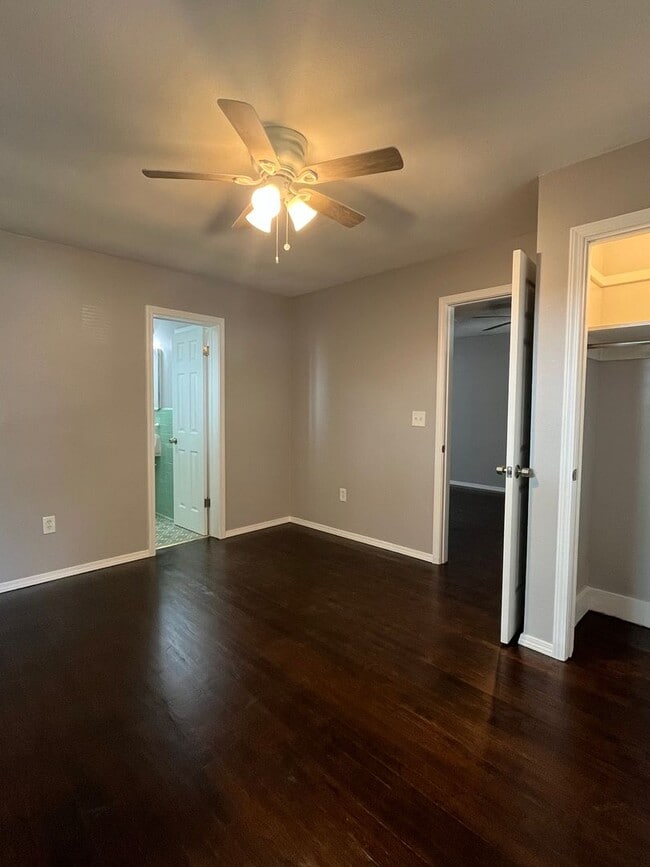 Building Photo - Tulsa: 3 bedroom house On A Private Road
