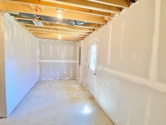 Building Photo - 22 Manilla Cir