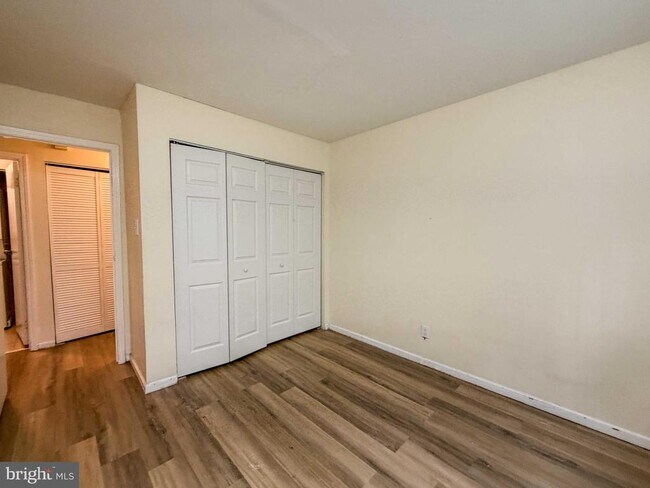 Building Photo - 38 Hopewell Ln