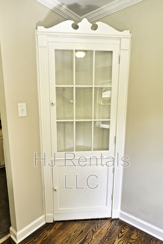 Building Photo - 9650 Cutler Dr