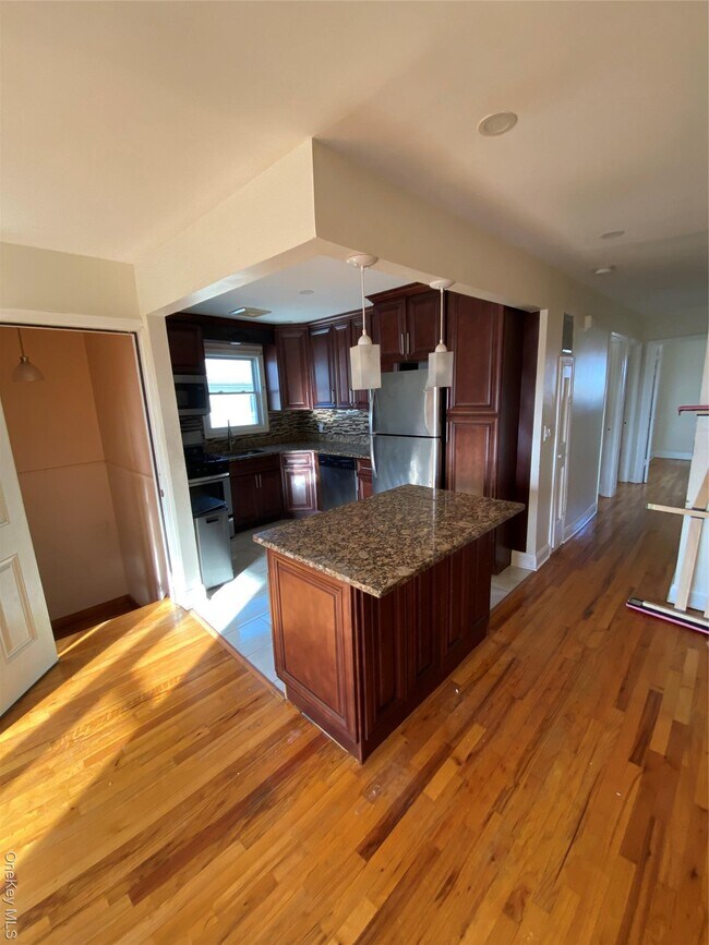 Building Photo - 146-05 226th St