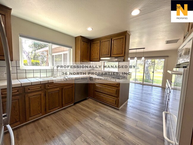 Building Photo - 11740 Tam O'Shanter Dr