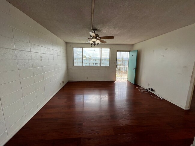 Building Photo - Kunia Palms (Waipahu) - 2 bedroom, 1 bathr...