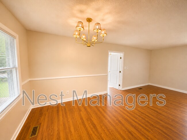 Building Photo - 1506 Swainey Ave