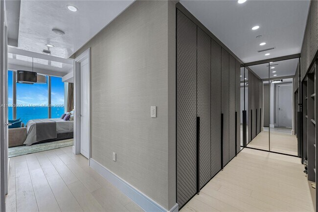 Building Photo - 17975 Collins Ave
