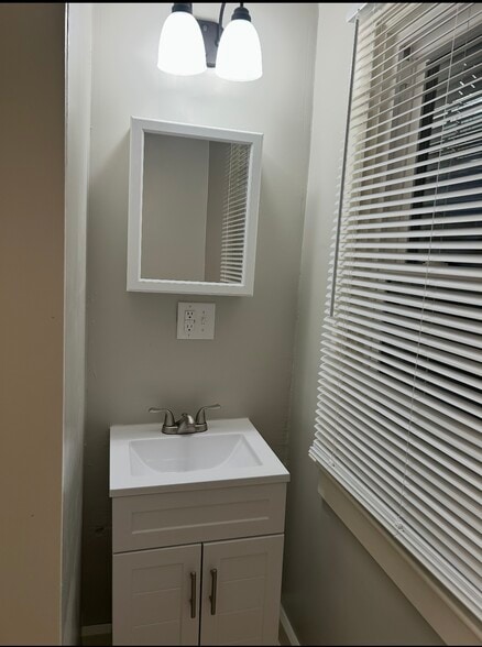 Building Photo - 2215 Morgan St