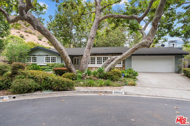 Building Photo - 30604 Sicomoro Dr