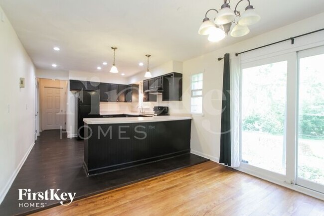 Building Photo - 5318 Glencairn Ln