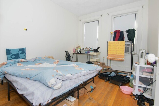 Building Photo - Allston 3 Bed – Heat & Hot Water Included – On Green Line – 6/1 Move-In