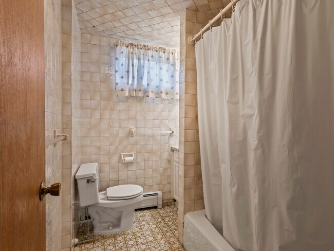 Building Photo - 37 Wright Ave