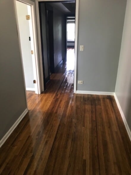 Building Photo - 7116 S Harvard Ave