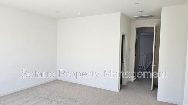 Building Photo - 1317 Essence Ln