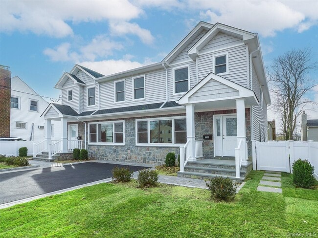 Building Photo - 35 B Dunwood Rd