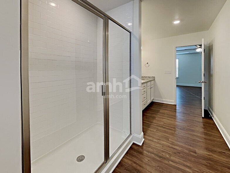 Building Photo - 416 Charity Ln