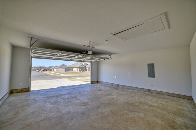 Building Photo - Brand New Home in Washington!