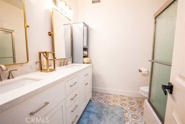 Building Photo - 32052 Via Alicia