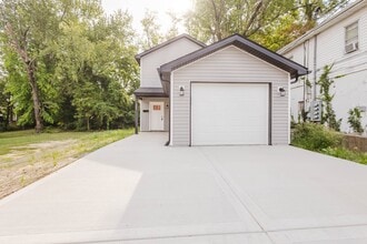 Building Photo - 303 E St