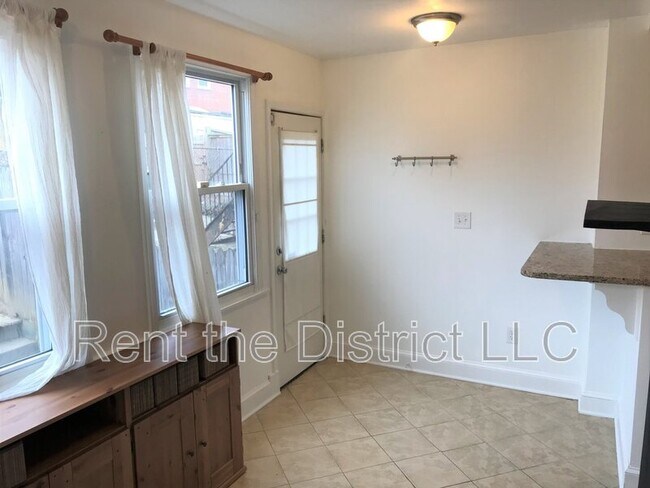 Building Photo - 1512 Trinidad Ave NE