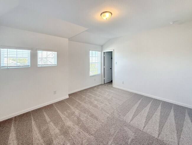 Building Photo - Elegant New Build in Princeton with Pool, ...