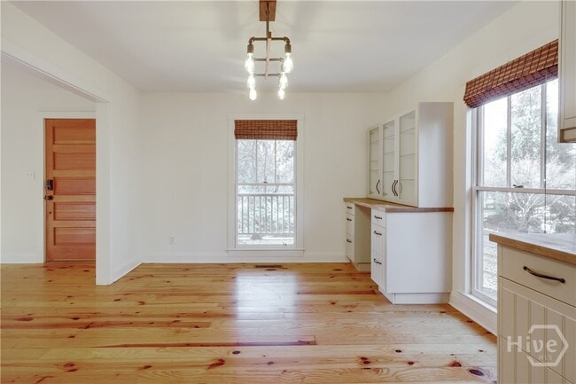 Building Photo - 145 Hendrix Ave