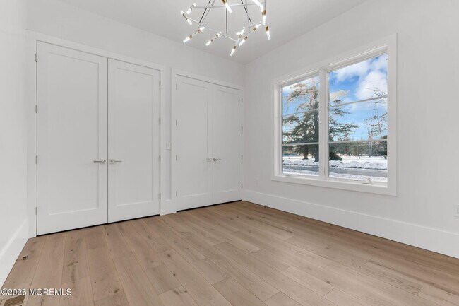 Building Photo - 497 Norwood Ave