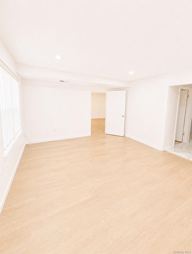 Building Photo - 803 Lenox Rd
