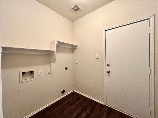 Building Photo - Cozy Home in Remington Point Neighborhood
