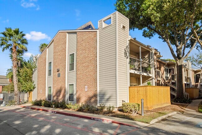 Building Photo - 2001 Bering Dr