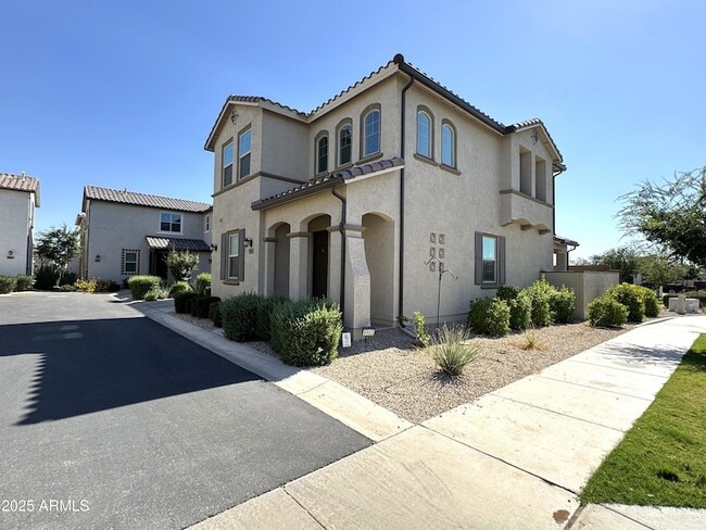 Primary Photo - 9903 E Tillman Ave