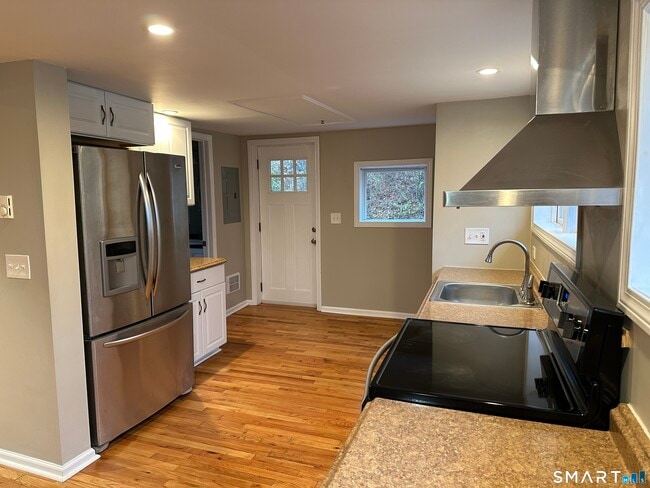 Building Photo - 11 Upper Malletts Ln