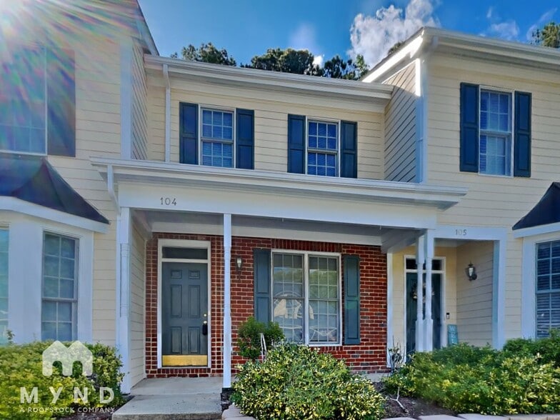 Primary Photo - 104 Carved Oak Dr