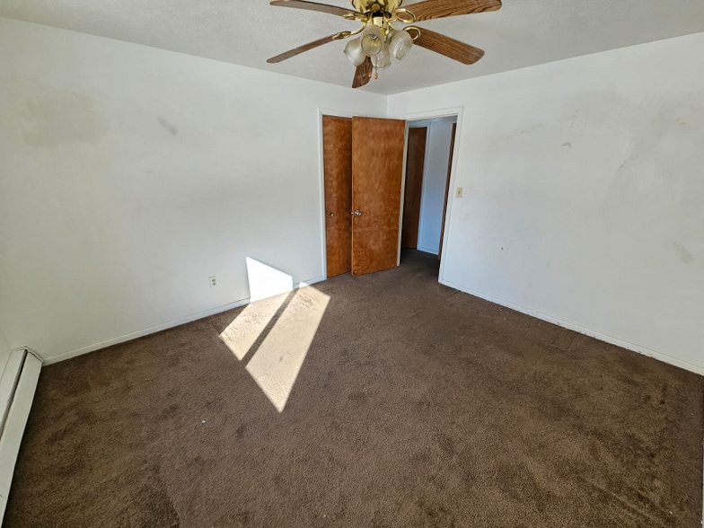 Building Photo - 1885 N Taylor Rd