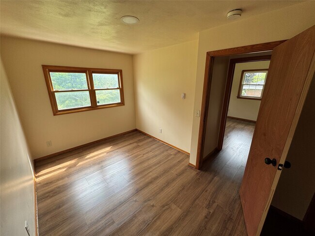 Building Photo - 11 Maiden Ln
