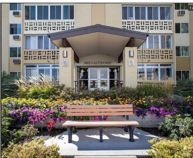 Building Photo - 665 S Alton Way