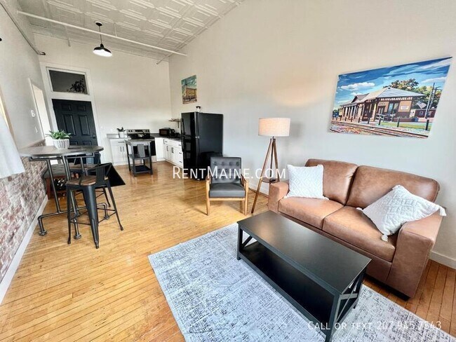 Building Photo - 113 N Lancey St