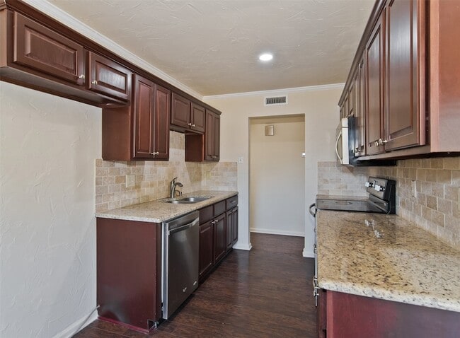 Building Photo - 502 Campfire Dr