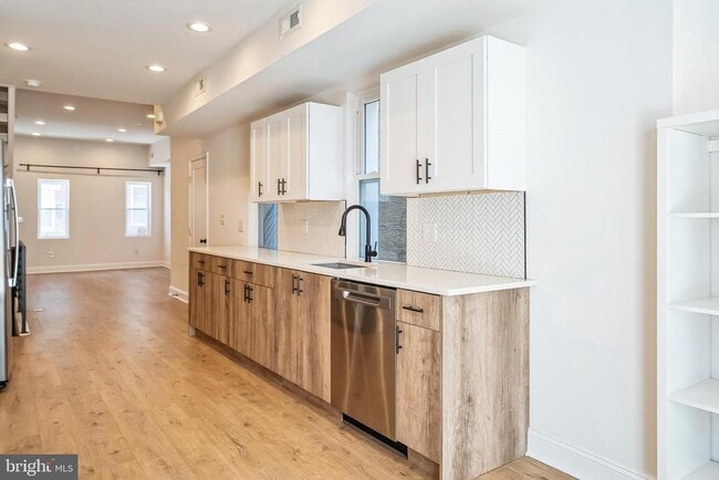 Building Photo - 840 Leland St