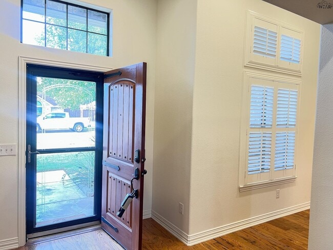 Building Photo - 1703 Rockridge Dr