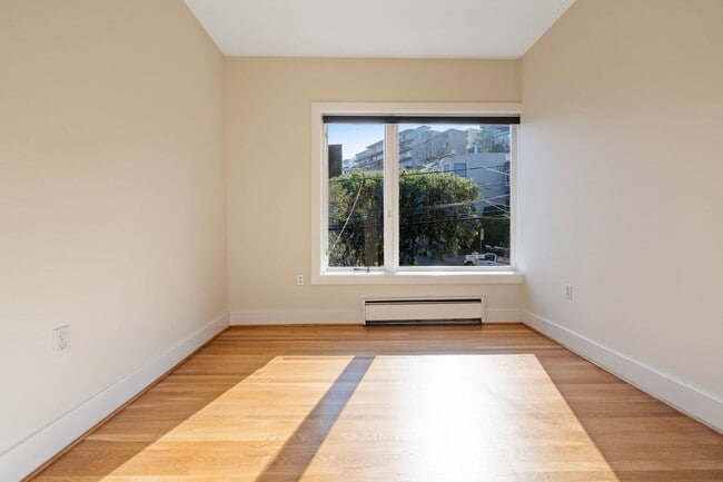 Building Photo - Eureka Valley/Castro 4 Bed + Bonus Room, 3 Bath, 2 Car Garage, City & Valley Views