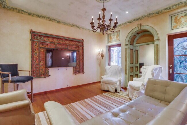 Building Photo - ROOM FOR RENT in beautiful Point Loma cust...