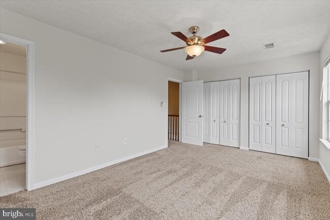 Building Photo - 2562 Woodland Pl