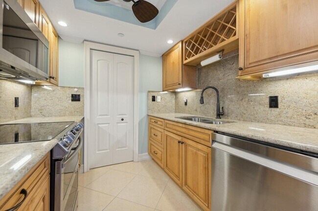 Building Photo - 3000 N Ocean Dr