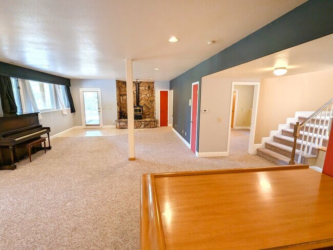 Building Photo - Beautiful Home In Monument