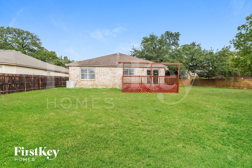 Building Photo - 15975 Tampke Pl