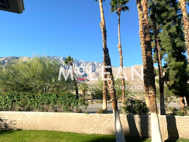 Building Photo - Second Floor 1 Bedroom at Palm Springs Villas